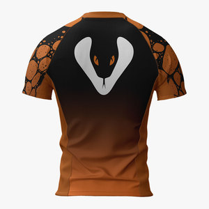 เสื้อรัดกล้ามเนื้อแขนสั้น Venomous Fight Gear สำหรับผู้ชาย แห้งเร็ว ผลิตจากโพลีเอสเตอร์ เหมาะสำหรับฝึกซ้อม MMA BJJ สีส้มดำ พิมพ์ลายแบบ Sublimation - Product Image 2