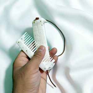 Peine para Barba de Hueso de Búfalo Estilo Vikingo Hecho a Mano con Estuche de Almacenamiento de Hueso, Accesorio de Aseo Premium a Precio Mayorista - Product Image 1