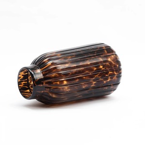 Jarrón de Vidrio Acanalado con Diseño de Caparazón de Tortuga de Primera Calidad para Decoración de Interiores Modernos y Arreglos Florales - Product Image 6
