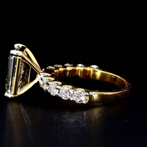 แหวนเพชรทรงเหลี่ยมมรกต 2 กะรัต เพชรเพาะเลี้ยงในห้องปฏิบัติการ ทอง 14K ประดับเพชรข้าง 1 กะรัต สำหรับงานหมั้นและงานแต่งงาน ได้รับการรับรองจาก IGI สำหรับเธอ - Product Image 2