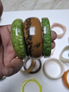 Venta al por Mayor de Pulseras y Brazaletes de Resina de Primera Calidad UCI 2024, Joyería de Moda, Diseño Único, Artesanía India - Product Image 6