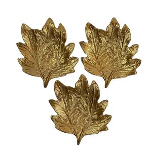 Ensemble de 3 bols à fruits secs de style classique, design classique avec finition plaquée or, bol à feuilles fait à la main pour l'occasion du mariage - Product Image 1