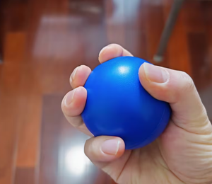 HAWK SPORTS INDUSTRIES Ballon d'exercice en PU bleu, mignon et souple, pour la relaxation musculaire, équipement portable pour l'exercice des bras, utilisation scolaire - Product Image 1