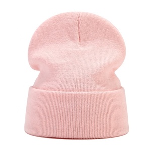 Vente en gros Bonnet épais unisexe avec logo personnalisé Bonnet d'hiver en tricot imprimé Casquette de ski d'automne Casquette de plage applicable - Product Image 6