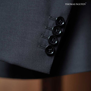 El traje de 3 piezas Sweet Lock Tailored es un diseño exclusivo de la colección Lovey Dovey. - Product Image 4