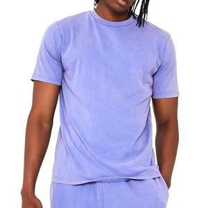 Ensemble streetwear d'été personnalisé OEM pour hommes, t-shirt à col rond en coton respirant et short décontracté imprimé sérigraphié de haute qualité - Product Image 2