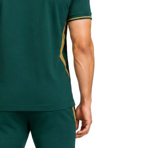 Polo Premium Verde y Dorado para Hombre con Diseño Minimalista de Paneles Laterales en Contraste, Logotipo Personalizado Bordado, Ropa Deportiva de Golf, Manga Corta - Product Image 6