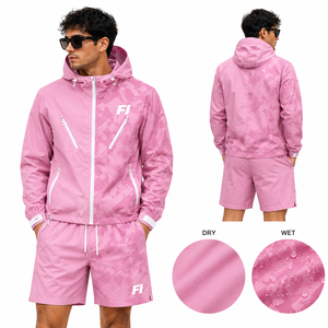 Veste imperméable et coupe-vent à capuche réactive à l'eau, short en polyester et nylon, veste coupe-vent à capuche zippée réactive à l'eau pour hommes - Product Image 1