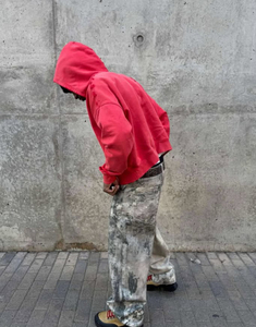 EMIKO INDUSTRY Sweat à capuche en molleton pour homme, rouge uni, délavé, effet vieilli, avec détails épingles de sûreté, coupe classique, streetwear d'hiver, 350g - Product Image 3