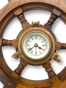 Horloge murale en bois ancienne en forme de roue de bateau, décoration nautique, design Art Déco, alimentée par piles, décoration murale pour la maison ou le bureau, cadeau Tajdaar - Product Image 4