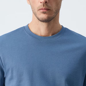 Camiseta de Cuello Redondo para Hombre, Diseño Clásico de Color Sólido, Prenda Esencial para el Día a Día, Algodón Suave, Diseño Elegante, Ropa Casual con Logotipo, Alta Calidad - Product Image 2
