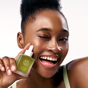 Suero Nocturno Vegano de Galangal Coreano Puro, Líquido Suave con AHA, MSDS, Transparente, Personalizable con Logotipo OEM/ODM, para una Textura Más Suave - Product Image 2