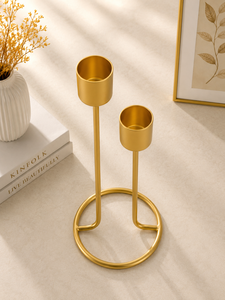 Ensemble de 2 bougeoirs en métal doré, décoration moderne pour la maison, bougeoirs en métal pour bougies coniques, pour la présentation sur table - Product Image 2