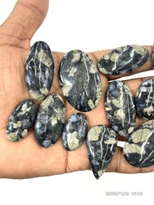 Vente en gros de pierres précieuses naturelles Qserra en vrac, cabochons de formes et tailles variées, 4-16 mm environ, changement de couleur pour la fabrication de bijoux - Product Image 6