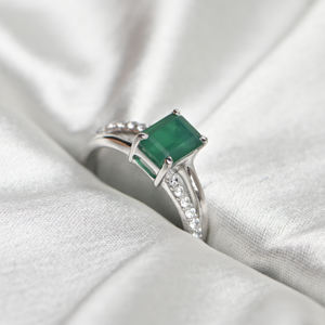 Green Onyx <b>Emerald</b>-Cut Gemstone <b>Ring</b> in Sterling-<b>Silver</b> Vintage Engagement Wedding <b>Ring</b> for Party Luxury Occasions - Product Image 4