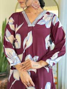 Ensemble Kurti droit brodé français pour femme, élégant et de qualité supérieure, avec pantalon Chanderi et dupatta imprimé - Product Image 4