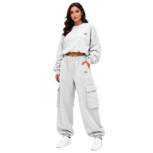 Sweat-shirt court oversize à col rond, coupe ample, pantalon cargo assorti à jambes larges, ensemble de survêtement baggy, streetwear personnalisé, hiver automne - Product Image 1