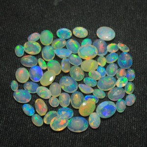 Opale naturelle taillée en facettes, opale d'Éthiopie Welo, forme ovale 4x6mm, 5x7mm, 6x8mm, 7x9mm, opale à jeu de couleurs multicolores - Product Image 2