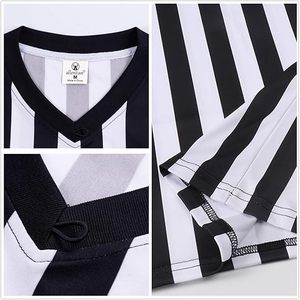 เสื้อฟุตบอลผู้ชายคอวีลายทางสีดำขาว แห้งเร็ว แบบสั่งทำ แขนสั้น สำหรับกรรมการ ผลิตจากโพลีเอสเตอร์ 100% ยี่ห้อทอปสัน - Product Image 4
