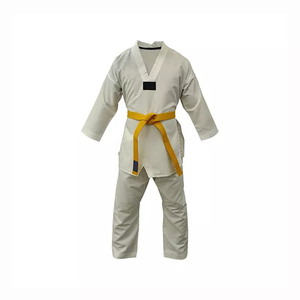 Kimono de karaté personnalisé en gros avec logo pour l'entraînement et la compétition – Polyester/coton de haute qualité, couleurs et tailles sur mesure - Product Image 1