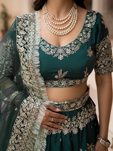Ensemble Lehenga brodé vert style Banarasi pour femme, jupe florale brodée, chemisier et dupatta pour mariage - Product Image 4