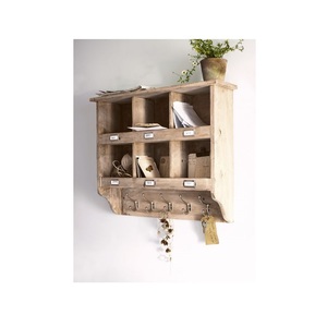 Porte-clés mural décoratif en bois, un compagnon de rangement élégant, conçu pour refléter un style de vie raffiné grâce à une placement mural organisé - Product Image 1