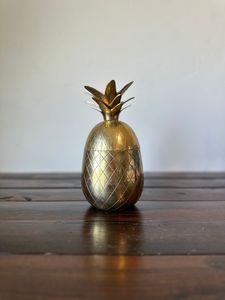 Centro de mesa decorativo de latón con forma de piña para mesa de comedor, consola de sala de estar y decoración de hogar de lujo. - Product Image 3