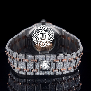 Montre à quartz analogique de haute qualité avec diamants moissanite taille baguette, de forme carrée, élégante, pour collectionneurs, à bon prix - Product Image 3