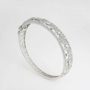 RAY FINE ORNATES BR0080 สร้อยข้อมือทรงลูกบอลดีไซน์รูปพระจันทร์ประดับเพชรคิวบิกเซอร์โคเนียชุบทองคำชมพู 22K รับรองโดย GDTC สไตล์วินเทจสุดหรู - Product Image 3