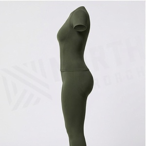 Ensemble de yoga 2 pièces North Approach, fermeture éclair intégrale sur le devant, noir uni, tissu respirant, vêtements de sport pour femmes - Product Image 3