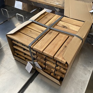 Baldosas de Madera de Acacia Vietnamita para Exteriores, Impermeables, Antideslizantes, Encajables, Diseño Contemporáneo, Acabado Mate, Superficie Tratada con Aceite - Product Image 3