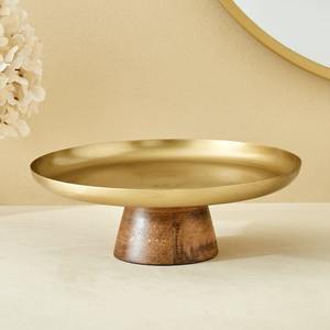 Bandeja Decorativa Dorada Rústica Moderna con Base Cónica para Mesa de Centro, Estilo Minimalista, Metal Dorado Hecho a Mano, Ecológico - Product Image 4