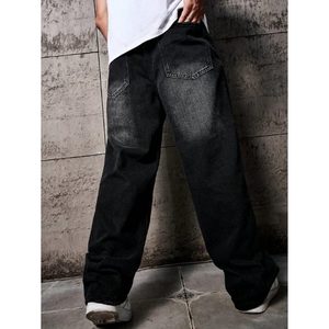 Jean en denim noir style moderne et original, coupe droite, taille mi-haute, délavage clair, écologique et respirant, 100% coton - Product Image 3