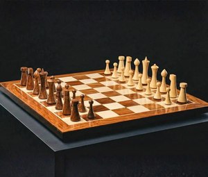 Juego de Ajedrez Infantil Portátil de Lujo con Tablero de Madera Pulida y Piezas con Figuras Romanas Antiguas - Regalo Ecológico para Decoración del Hogar - Product Image 5