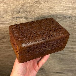 Tradebyd Elegant Carved Solid <b>Wood</b> Customized Home Decor Handmade Furniture for Luxury Modern Boutique Spaces with DIY Features - Product Image 1