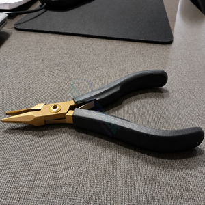 Pince à bec de canard pour chaînes en or, avec poignée noire, en acier inoxydable, outil de fabrication de bijoux pour le travail de chaînes de bijoux permanents, vente en gros - Product Image 3