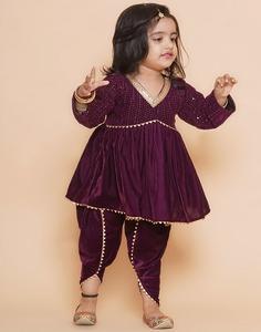 Ensemble dhoti en velours brodé à manches longues - Bourgogne - Product Image 4