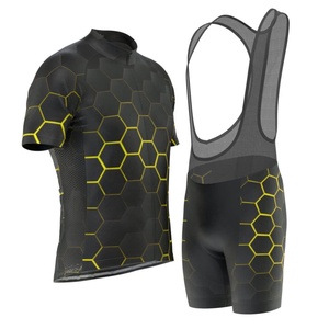 Ensemble maillot et short de cyclisme pour homme, noir avec motif hexagonal jaune, respirant et performant - Product Image 1
