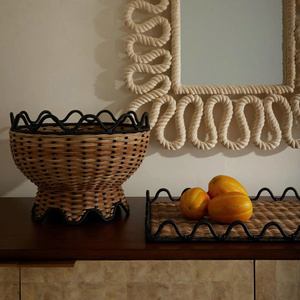 Bol élégant en rotin tressé à la main avec pieds, panier décoratif sur piétement, éco-responsable, en fibres naturelles, décoration intérieure stylée, style bohème - Product Image 1