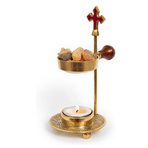 Quemador de Incienso de Latón Hecho a Mano con Cruz Roja y Perilla de Madera de Sándalo, Uso Religioso, Decoración de Mesa con Acabado Dorado para Todas las Estaciones - Product Image 2