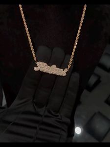 Colgante Personalizado con Nombre en Letra Cursiva, Corte Brillante Redondo, Oro de 14K, Diamante Cultivado en Laboratorio, Joyería Hip Hop, Certificado IGI, Unisex - Product Image 4