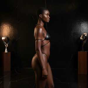 Conjunto de Bikini de Cuero Genuino |   Top de cuero negro hecho a mano |   Tanga de cuero con tiras - Product Image 5