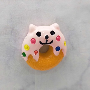 Figura Miniatura de Gato con Donut (Resina y Plástico) para Decoración de Cafeterías y Manualidades - Product Image 1