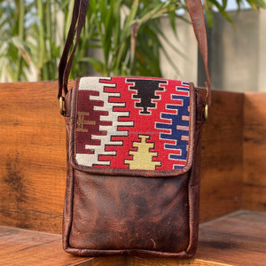 Rabat Kilim Jacquard tissé à la main de luxe avec sacs à main à motif tribal et ethnique audacieux pour sacs à bandoulière pour femmes avec sangle réglable - Product Image 3
