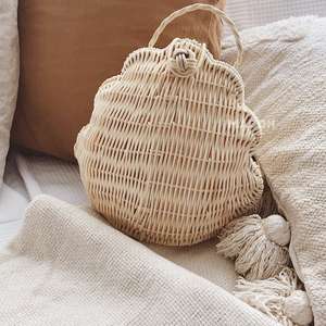 Bolsos con forma de concha marina, cestas de ratán natural con asa para niñas, accesorios infantiles a precio económico. - Product Image 5