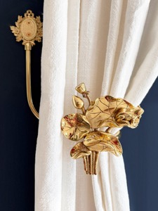 Gancho de pared de metal dorado creativo, elegante organizador de cortinas, ideal para decoración de ventanas de sala de estar y dormitorio. - Product Image 6