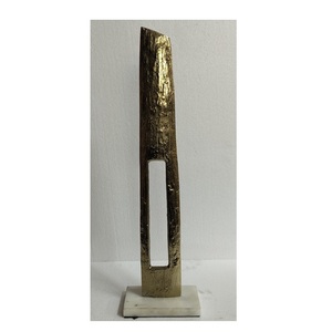 Escultura Decorativa Moderna Minimalista Abstracta de Estilo Nórdico, Objeto de Metal Fundido en Aluminio Crudo con Acabado en Color Dorado para Decoración del Hogar - Product Image 2