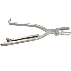 คีมจับกระดูก Farabeuf Lambotte สำหรับศัลยกรรมกระดูกและข้อ ปรับขนาดได้ พร้อมระบบล็อคแบบ Ratchet ทำจากสแตนเลสสตีล ใช้งานด้วยมือ - Product Image 4
