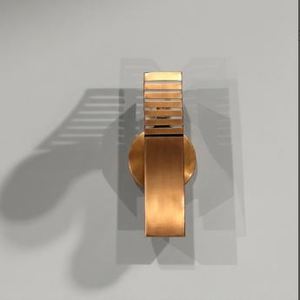 Aplique de pared rectangular minimalista de latón hecho a mano – Luces de estilo moderno italiano de mediados de siglo – Acabado en latón crudo - Product Image 2
