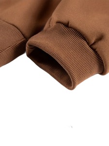 Conjunto deportivo acampanado y holgado con forro polar suave, cintura elástica y pantalones de pierna ancha para un estilo relajado pero cómodo. - Product Image 2
